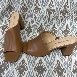 Adrienne Vittadini Albi size 10M  Nude Chunky Block Heels